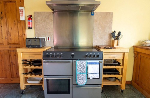 East Lewiston House | Wonderful private villa for 6 guests with WIFI, TV, patio, pets allowed, panoramic view and park.