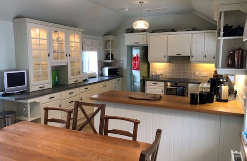 East Lewiston Villa | Wonderful private villa with WIFI, TV, terrace, pets allowed, panoramic view and parking