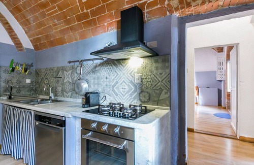 Lorenzana House | Wonderful private villa for 8 guests with WIFI, pool, pets allowed and parking