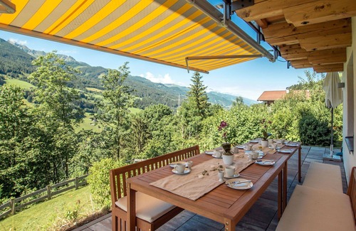 Taxenbach House | Wonderful private villa for 8 people with WIFI, TV, terrace and pets allowed