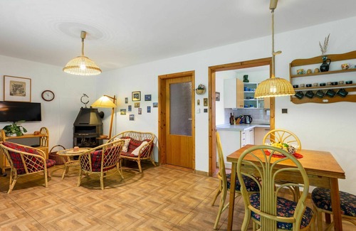 Rabyne House | Wonderful private villa for 4 people with WIFI, TV, patio, pets allowed and parking