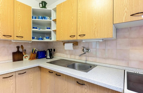 Rabyne House | Wonderful private villa for 4 people with WIFI, TV, patio, pets allowed and parking
