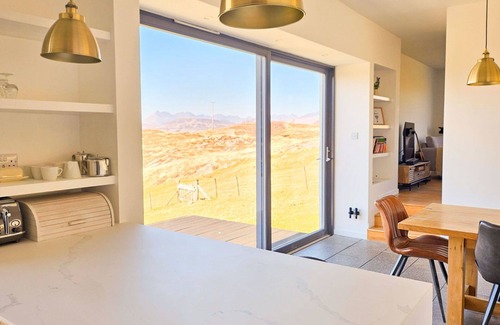 Breakish House | Wonderful private villa for 8 people with TV, terrace and panoramic view