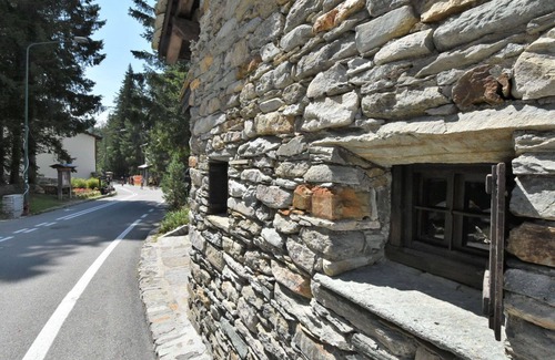 Madesimo House | Wonderful private villa for 8 people with WIFI, hot tub, TV, terrace, pets allowed and parking