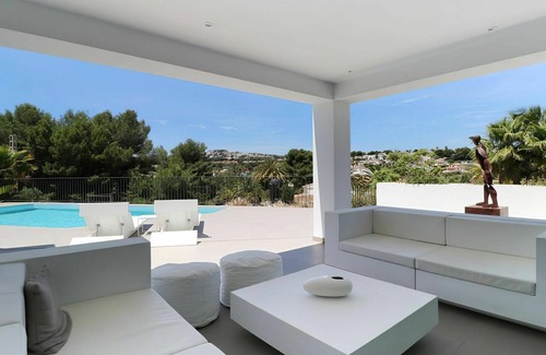 Paichi Villa | Wonderful private villa for 6 guests with WIFI, private pool, A/C, TV, terrace and parking