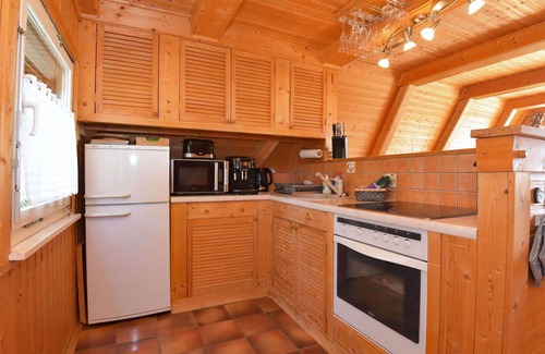 Suhl House | Wonderful private villa for 4 people with WIFI, TV, terrace, pets allowed and parking