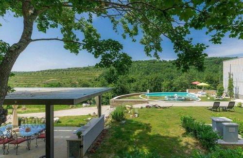 Momjan Villa | Wonderful private villa for 6 people with private pool, A/C, WIFI, terrace, pets allowed and par.