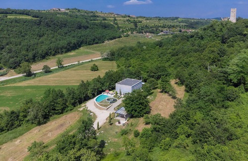 Momjan Villa | Wonderful private villa for 6 people with private pool, A/C, WIFI, terrace, pets allowed and par.