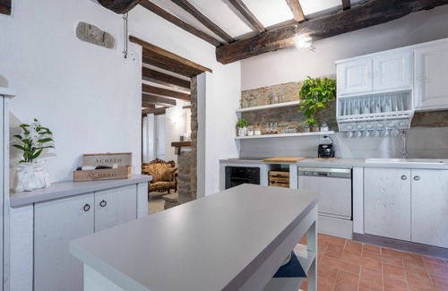 Pieve di Chio Villa | Wonderful private villa for 10 people with private pool, WIFI and TV, close to Cortona