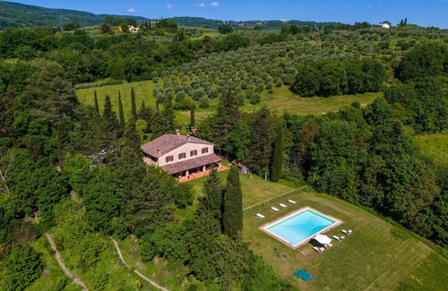 Cetona Villa | Wonderful private villa for 8 people with WIFI, private pool, TV, patio and panoramic view