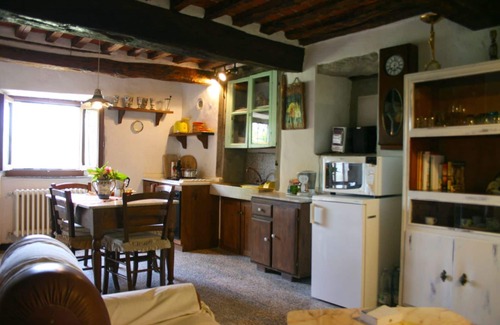 San Pietro a Cegliolo Villa | Wonderful private villa for 5 people with WIFI, private pool, pets allowed and parking