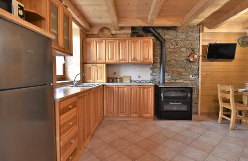 Mello House | Wonderful private villa for 6 people with WIFI, TV, patio, pets allowed and parking