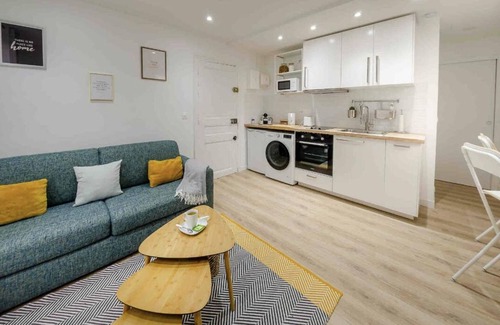 Cœur de Ville Apartment | Wonderful renovated apartment near Courbevoie.
