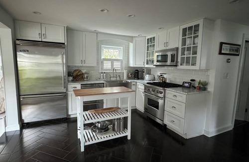 Bedford House | Wonderful Renovated Family Friendly Home Close to Boston and Lexington