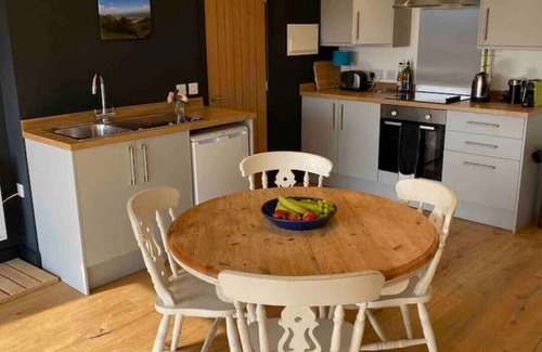 Ledbury Apartment | Wonderful rural idyll with glorious views and Yamaha baby grand piano