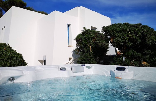 Marina di Felloniche Ski Chalet | Wonderful seaview w/direct sea access & jacuzzi