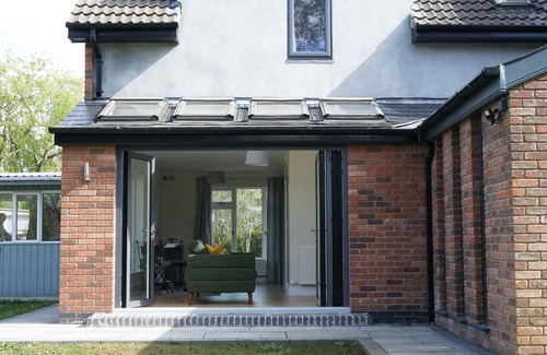 Limerick Apartment | Wonderful self contained space with a garden in Limerick
