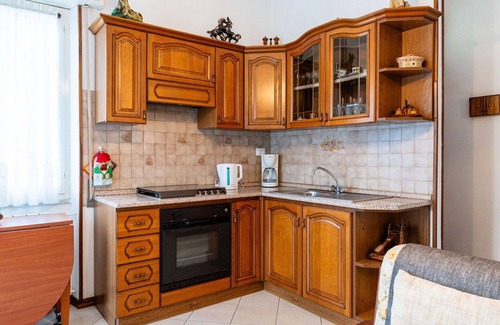 Rossi House | Wonderful villa for 4 guests with TV, terrace and parking