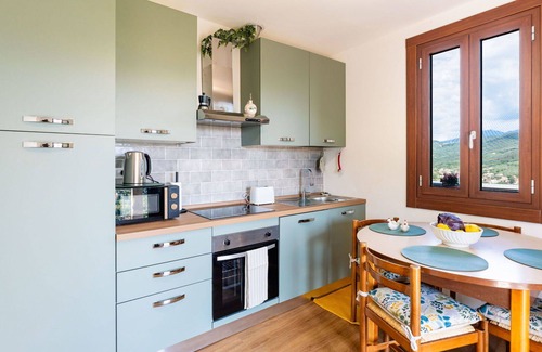 Garlenda House | Wonderful villa for 4 people with A/C, terrace, pets allowed and parking
