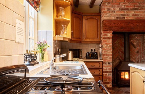 Dalbury Lees House | Wonderful villa for 10 guests with WIFI, TV and parking