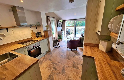 Glaisdale House | Wonderful villa for 4 guests with WIFI, terrace and parking