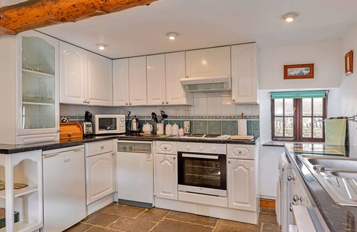South Cheriton House | Wonderful villa for 4 people with WIFI, TV, pets allowed and parking