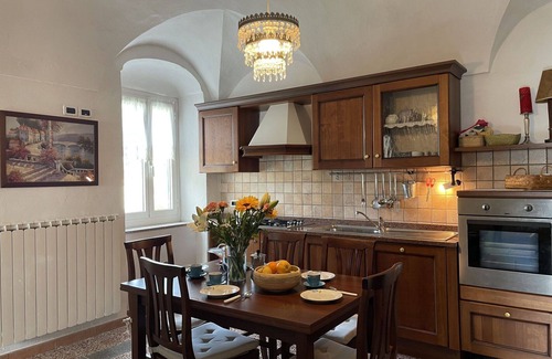 Torrazza House | Wonderful villa for 5 people with WIFI, terrace, pets allowed, panoramic view and parking