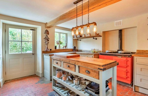 Thrapston House | Wonderful villa for 8 people with WIFI, TV, terrace, pets allowed and parking