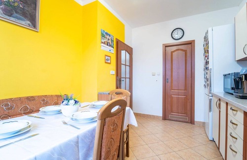 Kolin 2 House | Wonderful villa for 4 people with private pool, hot tub, WIFI, TV, patio, pets allowed and park.