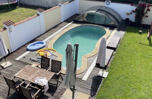 Kolin 2 House | Wonderful villa for 4 people with private pool, hot tub, WIFI, TV, patio, pets allowed and park.