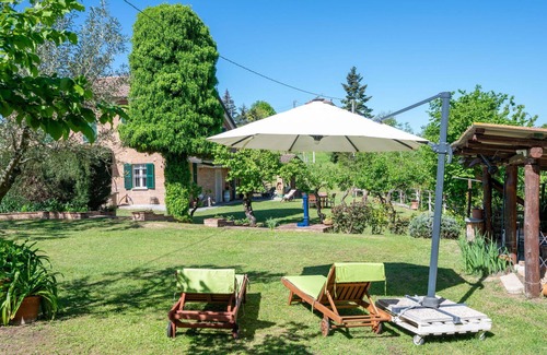 Mombaruzzo House | Wonderful villa for 4 guests with WIFI, TV, patio, pets allowed and parking