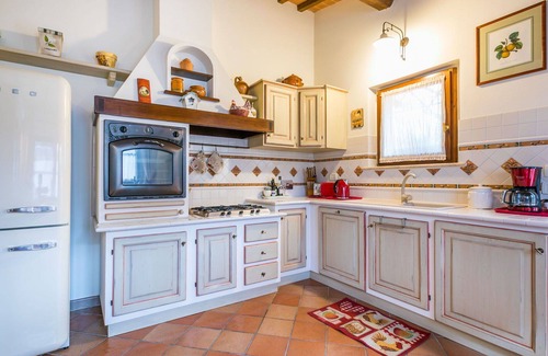 San Gimignano Villa | Wonderful villa for 4 people with hot tub, private pool, WIFI, TV, terrace and parking