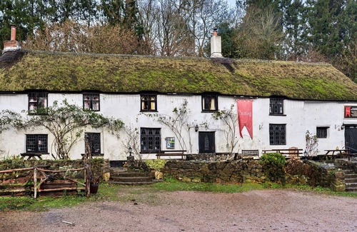 Heligan House | Wonderful villa for 6 guests with WIFI, terrace and pets allowed