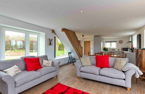Thurlby House | Wonderful villa for 6 guests with WIFI and pets allowed