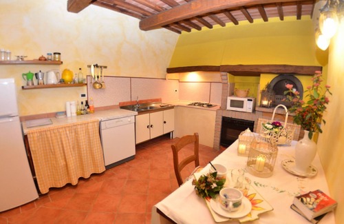 Massa e Cozzile Villa | Wonderful villa for 6 guests with internet, private pool, TV, patio, pets allowed and parking