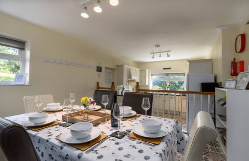 Trefriw Cottage | Wonderful Welsh cottage. Dog friendly. EV charger. Near Betws y Coed. Snowdonia