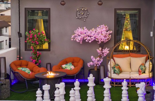 Morena Apartment | Wonderland Penthouse Apart w/Garden Oasis Sunsets
