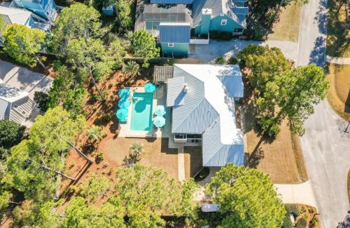 Sugarwood Beach House | Wood Beach Retreat Perfect 30A Location offering Easy Beach Access & Private Pool