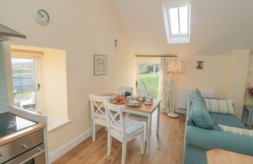 Chop Gate Cottage | WOOD COTTAGE, family friendly, character holiday cottage in Stokesley