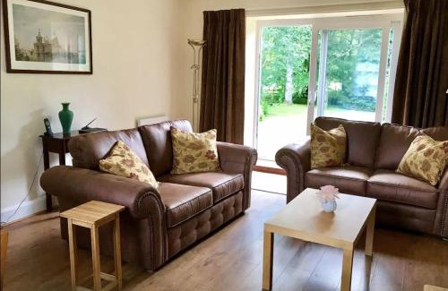 Peebles House | Wood Cottage