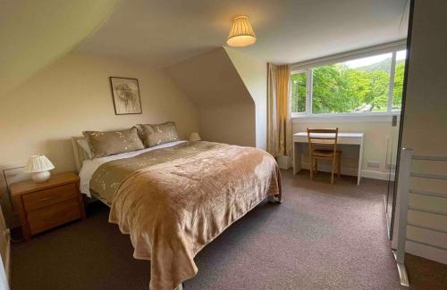 Peebles House | Wood Cottage