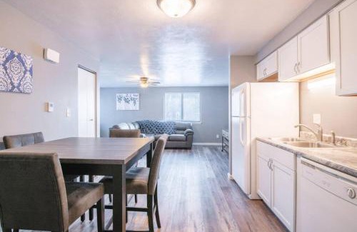 Sunnyland Apartment | WOOD INN Cozy 2BD over the bridge
