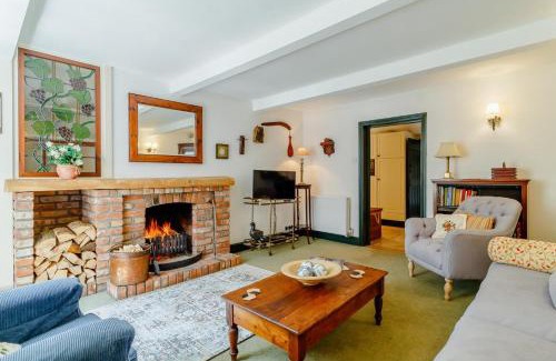 Dunwich House | Woodberry Cottage