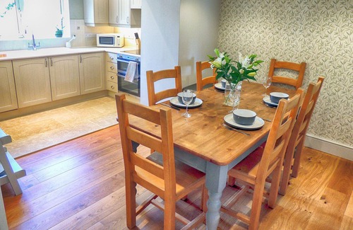 Bourton Cottage | Woodbine Cottage
