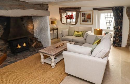 Pitchcombe House | Woodbine Cottage