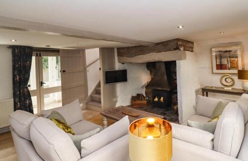 Pitchcombe House | Woodbine Cottage