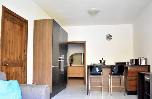 Tal-Ghoqod Apartment | Woodcock central entire apartment