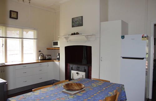 Dwellingup Cottage | Woodcutter's cottage - come to enjoy the bush, peace & quiet