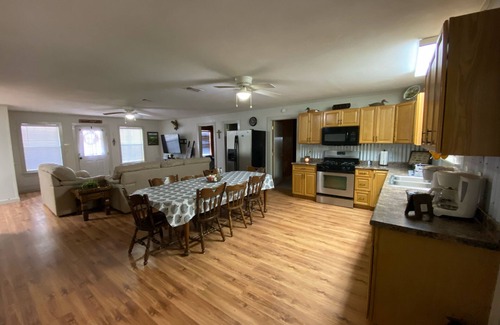 Jasper House | Wooded Bliss at Lake Sam Rayburn