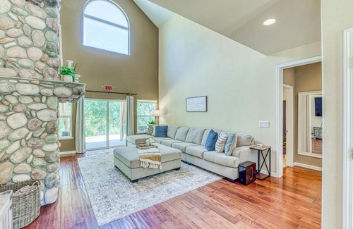 Mariposa House | Wooded Bliss